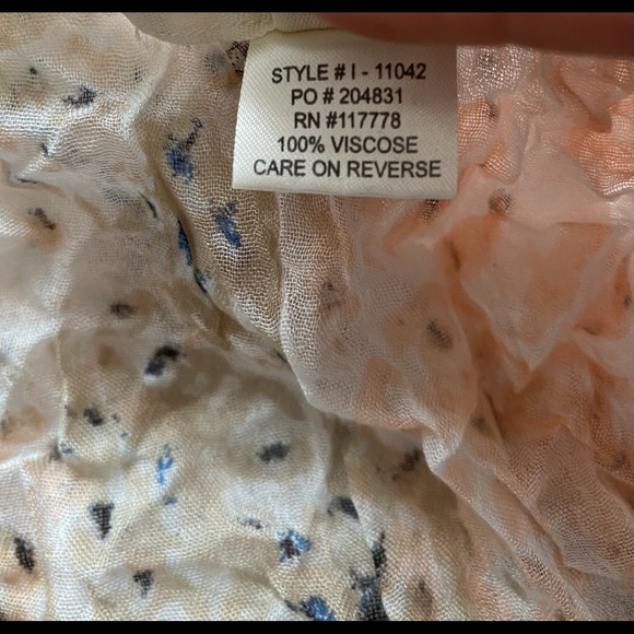 Fashion Scarf - Picture 4 of 5